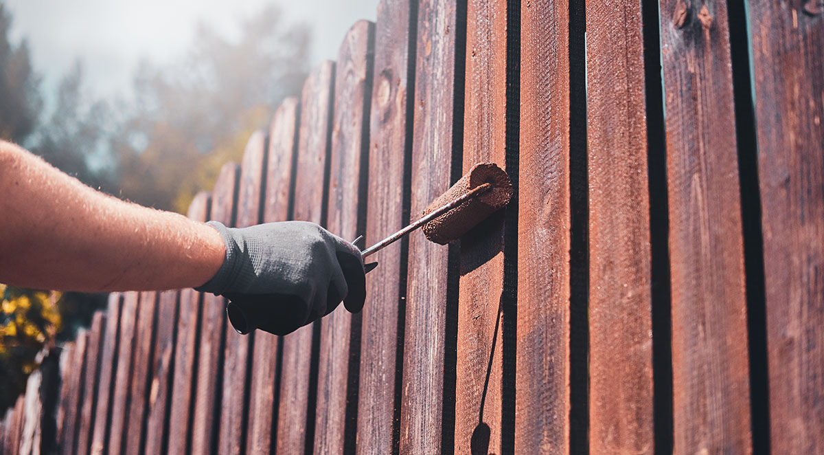 DIY vs. Professional Fence Installation